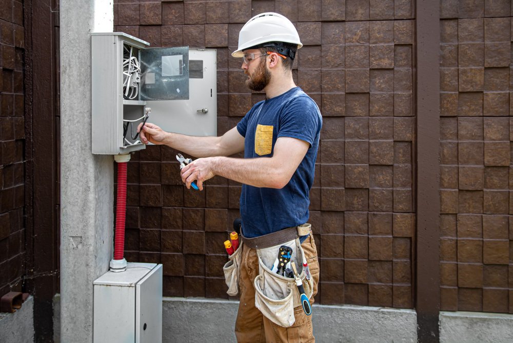 Electrician in Apex NC | Local Choice Electric | Best breaker and fuse repair in Apex NC