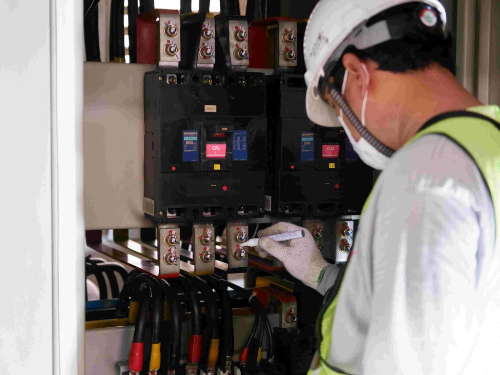 How to Know When Your Circuit Breaker Needs Replacing